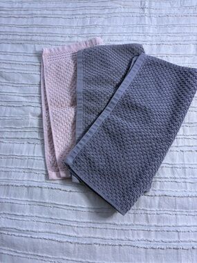3 Wabasso cotton Textured face Towels. 2 in Gray and 1 Light Pink. EUC